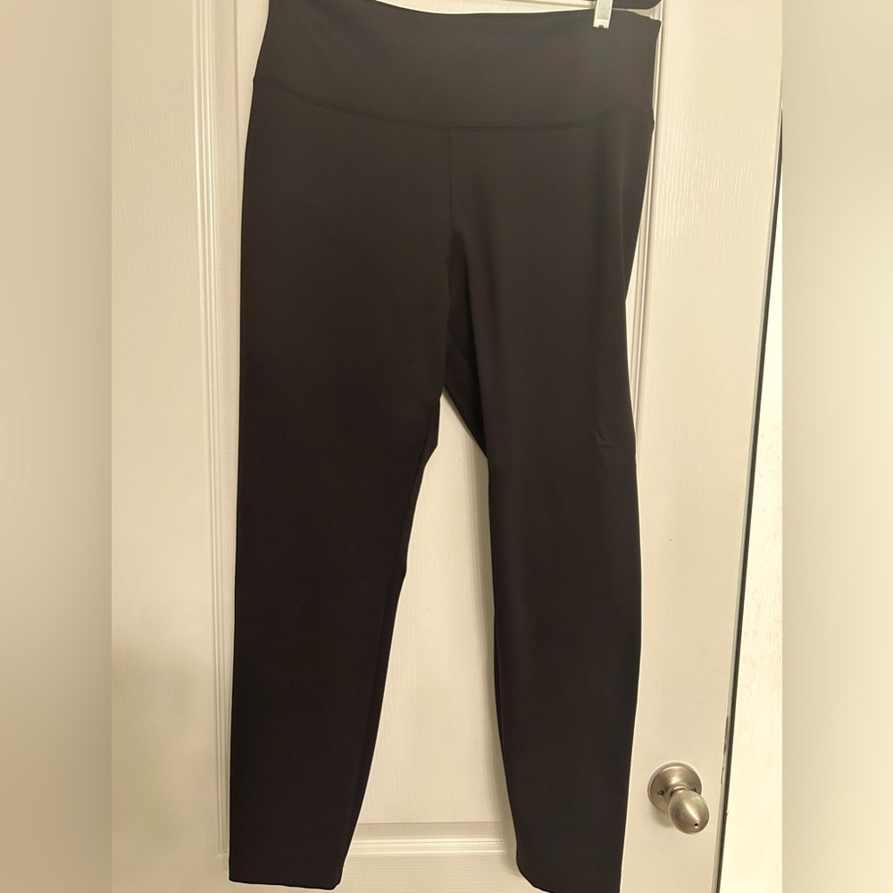 Like new women’s White House Black Market 16S leggings